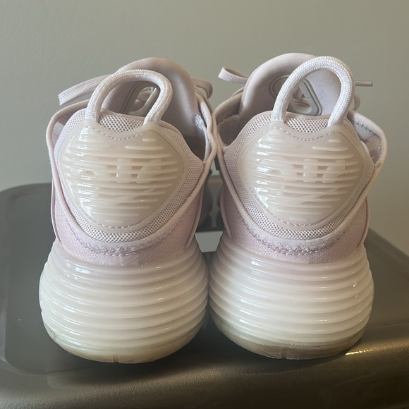 Woman Nike Air Max 2090 'Barely Rose' - Picture 5 of 9